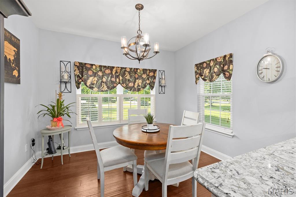609 E Waters Edge Drive Property Photo 19