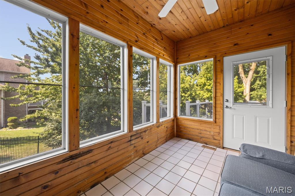 609 E Waters Edge Drive Property Photo 22