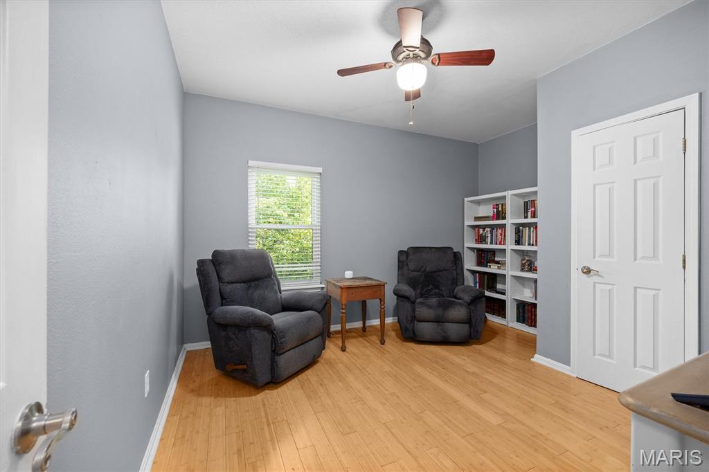 609 E Waters Edge Drive Property Photo 27