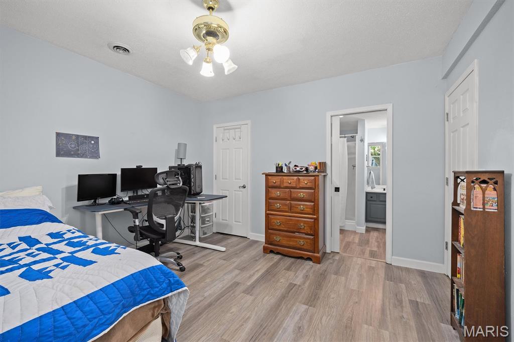 609 E Waters Edge Drive Property Photo 40