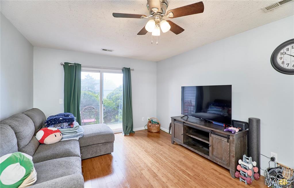 1626 Summergate Parkway E Property Photo 4