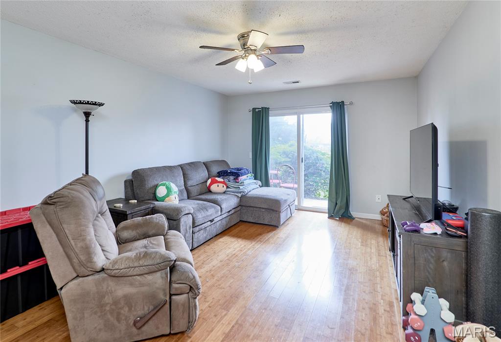 1626 Summergate Parkway E Property Photo 5