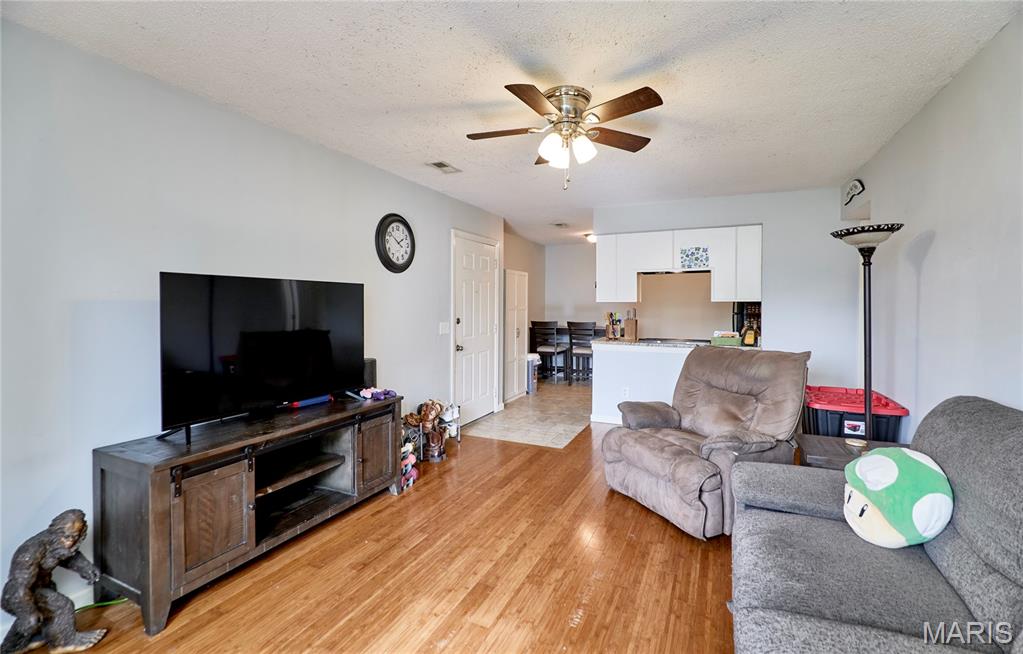 1626 Summergate Parkway E Property Photo 8