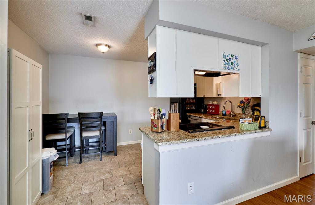 1626 Summergate Parkway E Property Photo 9