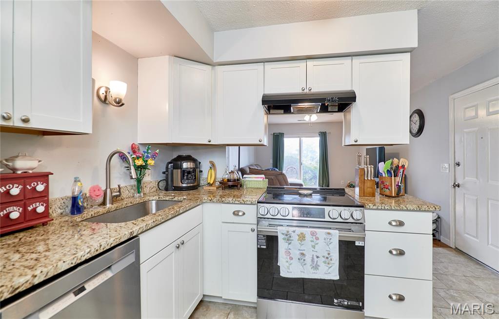 1626 Summergate Parkway E Property Photo 15