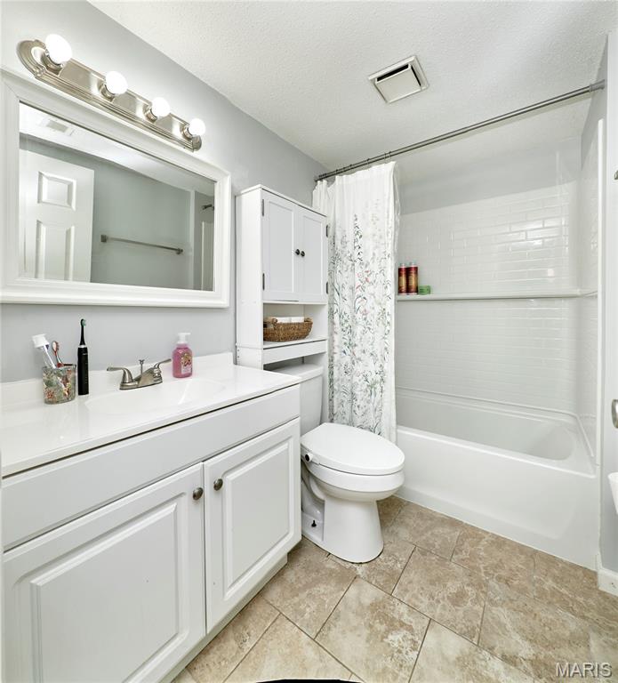 1626 Summergate Parkway E Property Photo 19