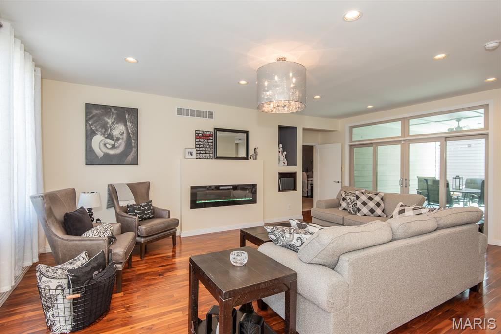 4312 Washington Boulevard Property Photo 7