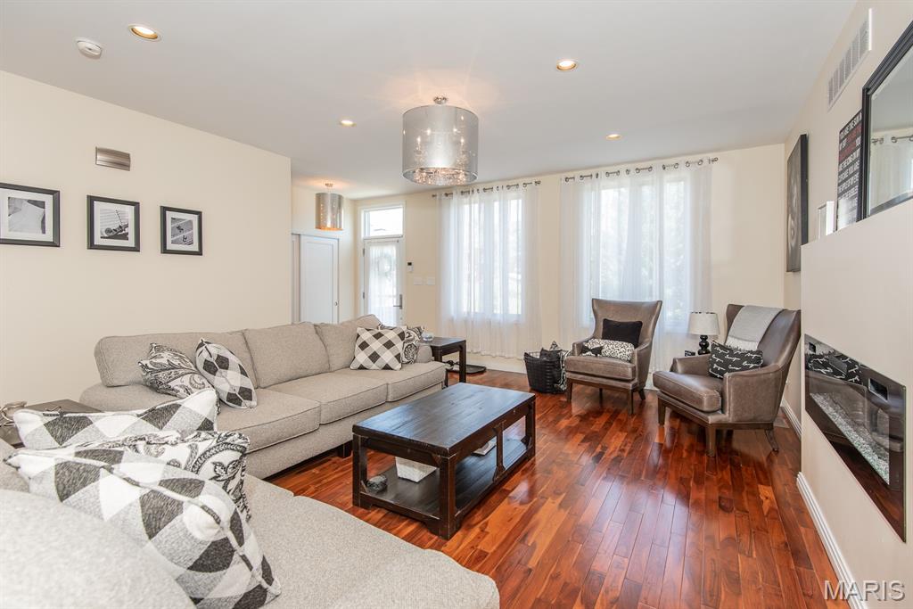 4312 Washington Boulevard Property Photo 8