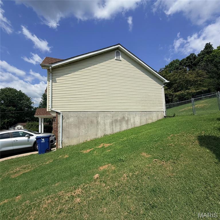 1703 Hilltop Lane Property Photo 2