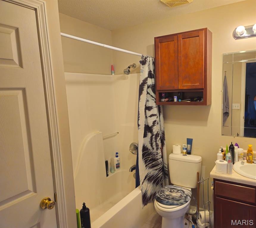 1703 Hilltop Lane Property Photo 4