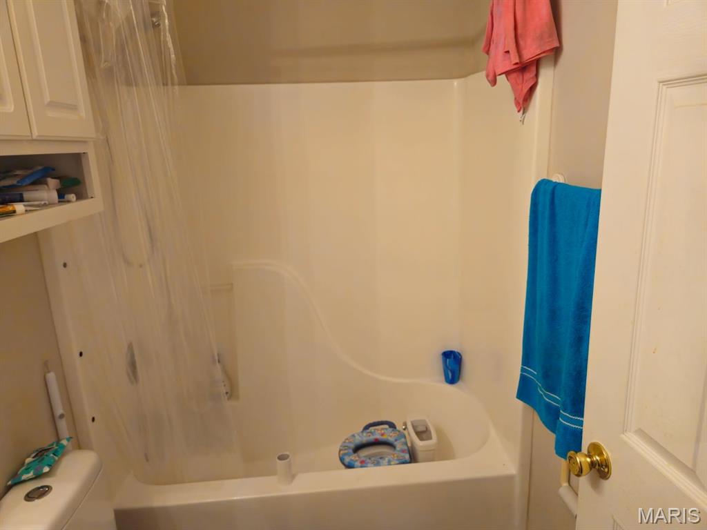 1703 Hilltop Lane Property Photo 5