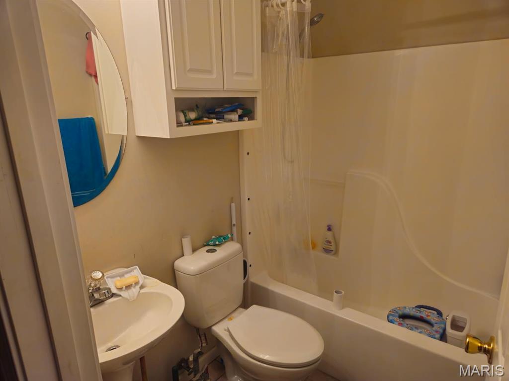 1703 Hilltop Lane Property Photo 6
