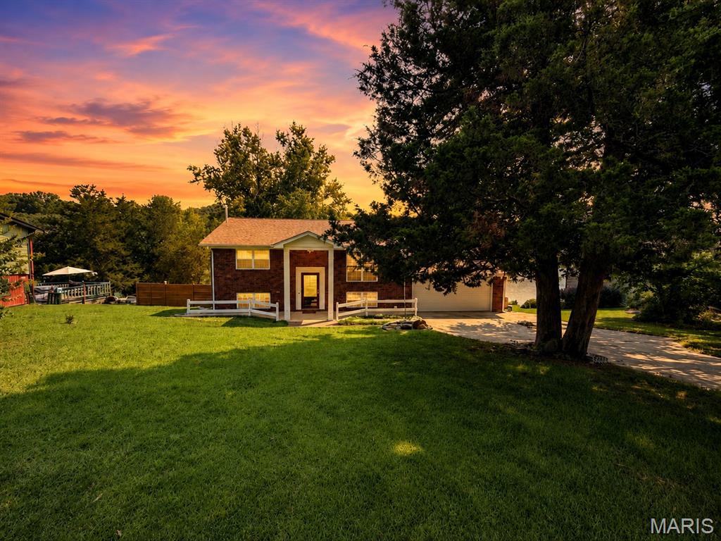 3660 W Lakeview Drive Property Photo 1