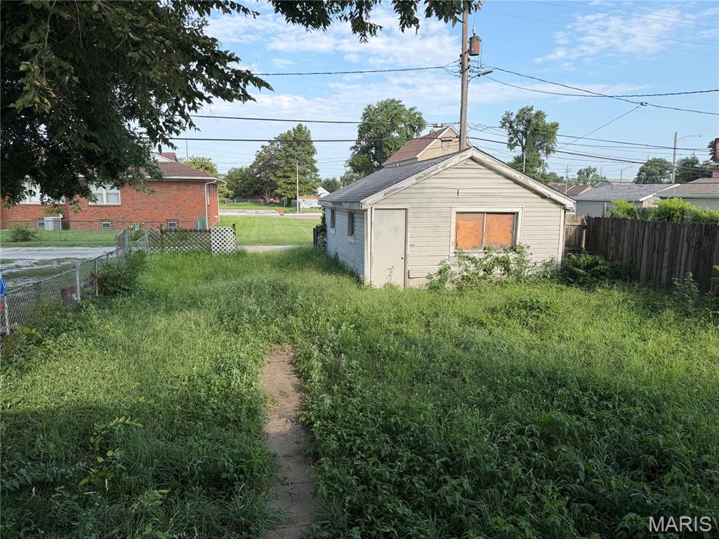 817 Iowa Street Property Photo 8