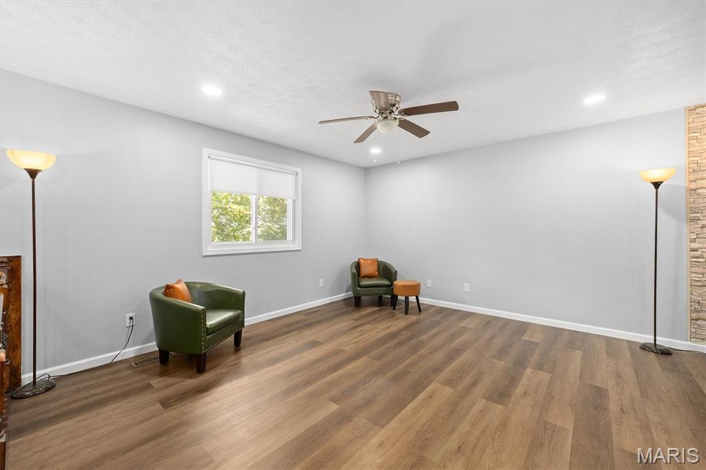 77 S Meadow Lane Property Photo 4