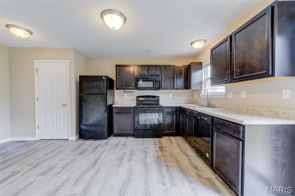 1844 Sterling Oaks Drive Property Photo 8