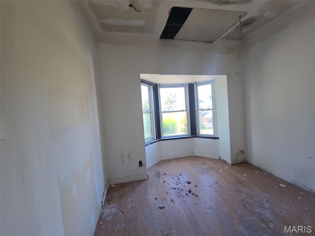 5161 Maple Avenue Property Photo 2