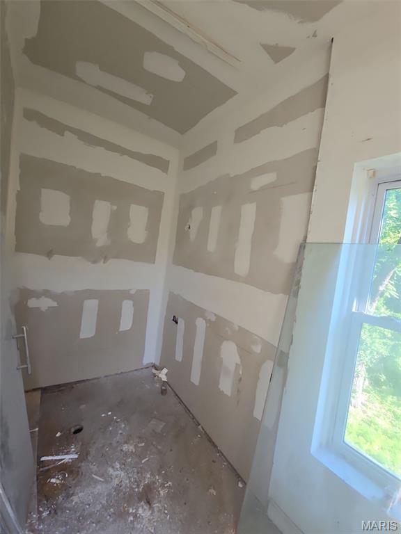 5161 Maple Avenue Property Photo 4