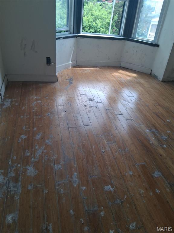 5161 Maple Avenue Property Photo 6