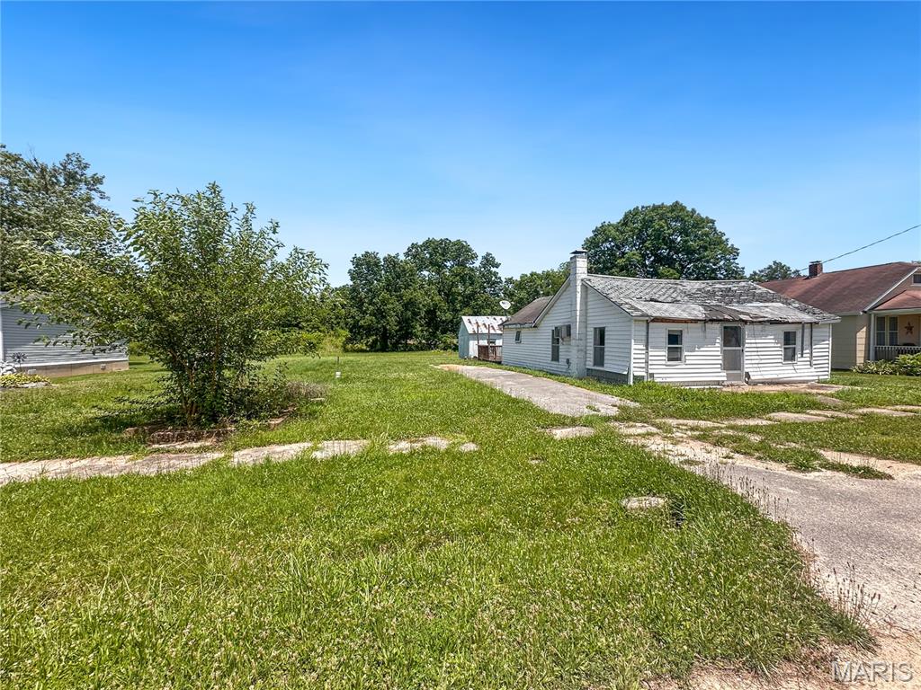 114 Oak Street Property Photo 1