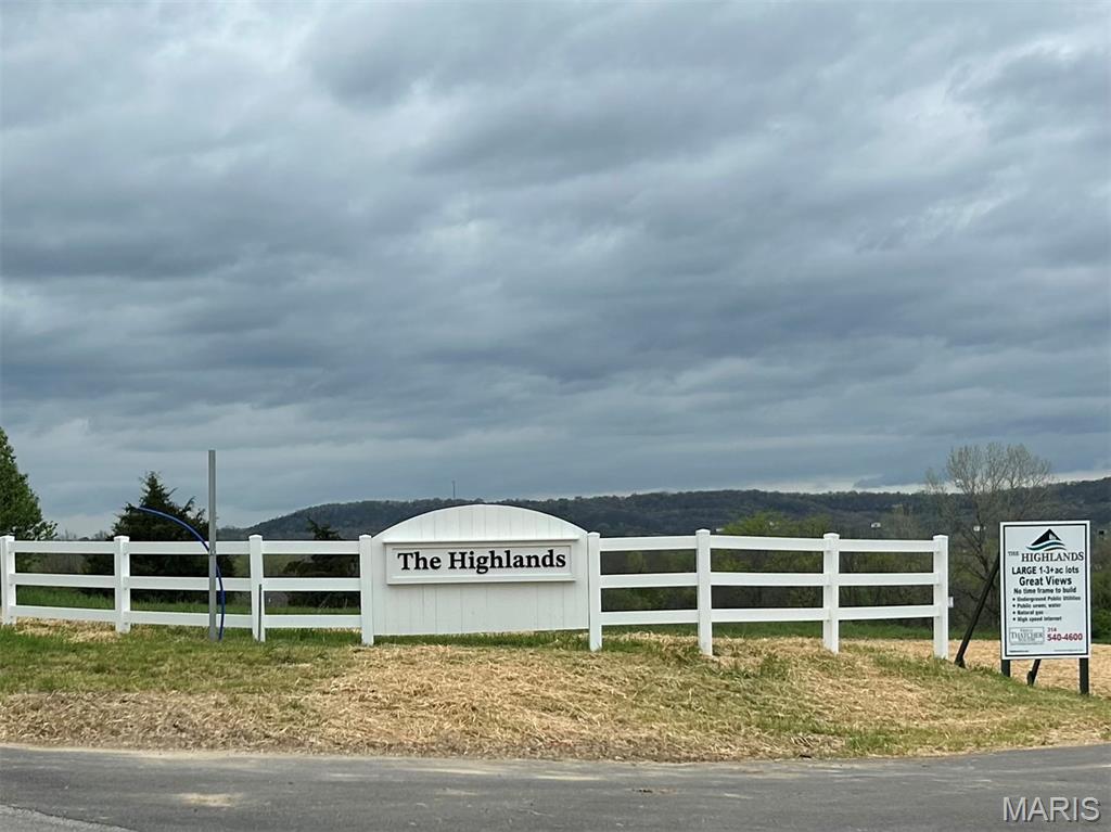 656 # 15 Highlands Court Property Photo 1