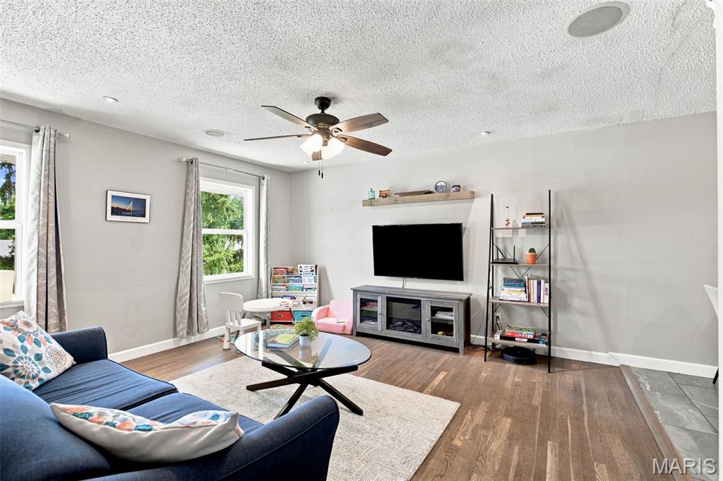 1107 Esterling Drive Property Photo 3