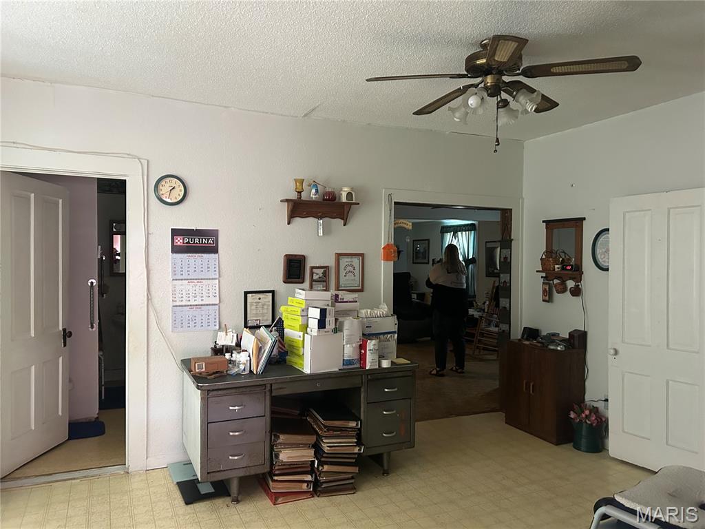 105 E Vine Street Property Photo 8