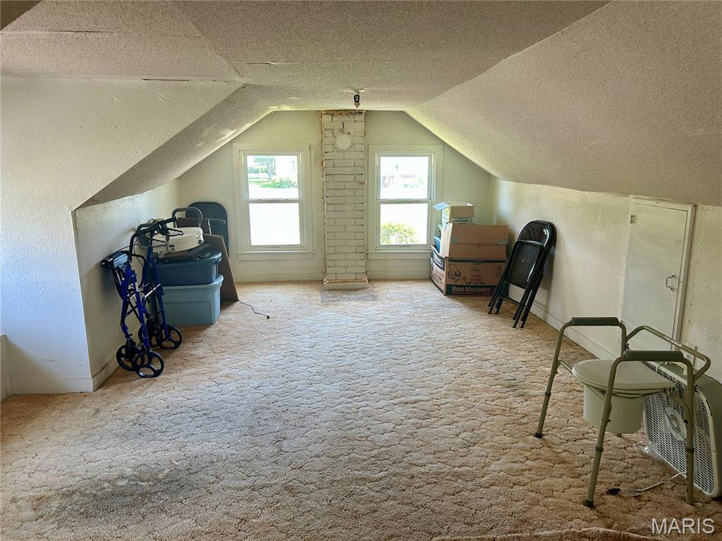 105 E Vine Street Property Photo 13