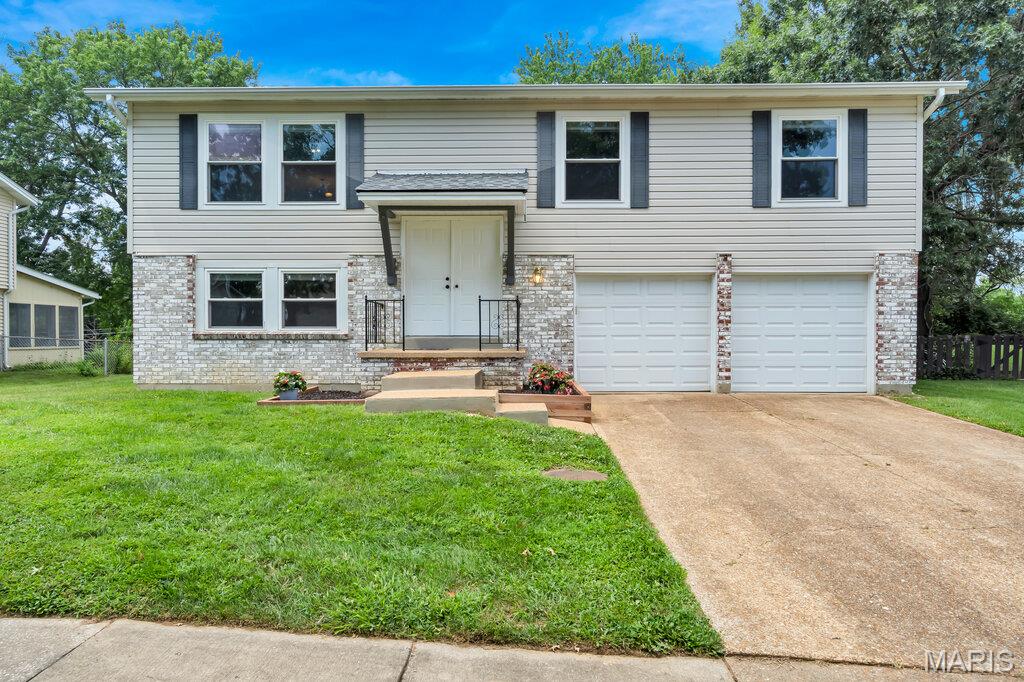 5817 Dove Meadow Court Property Photo 1