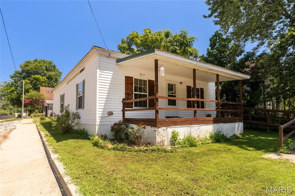 103 E Illinois