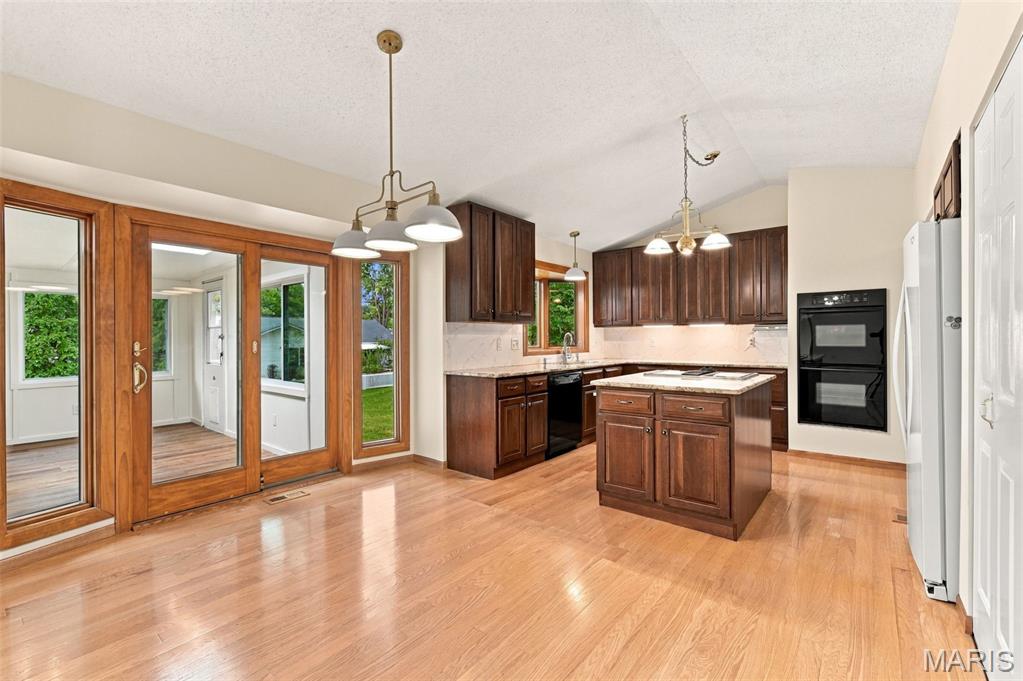 807 Nykiel Court Property Photo 14