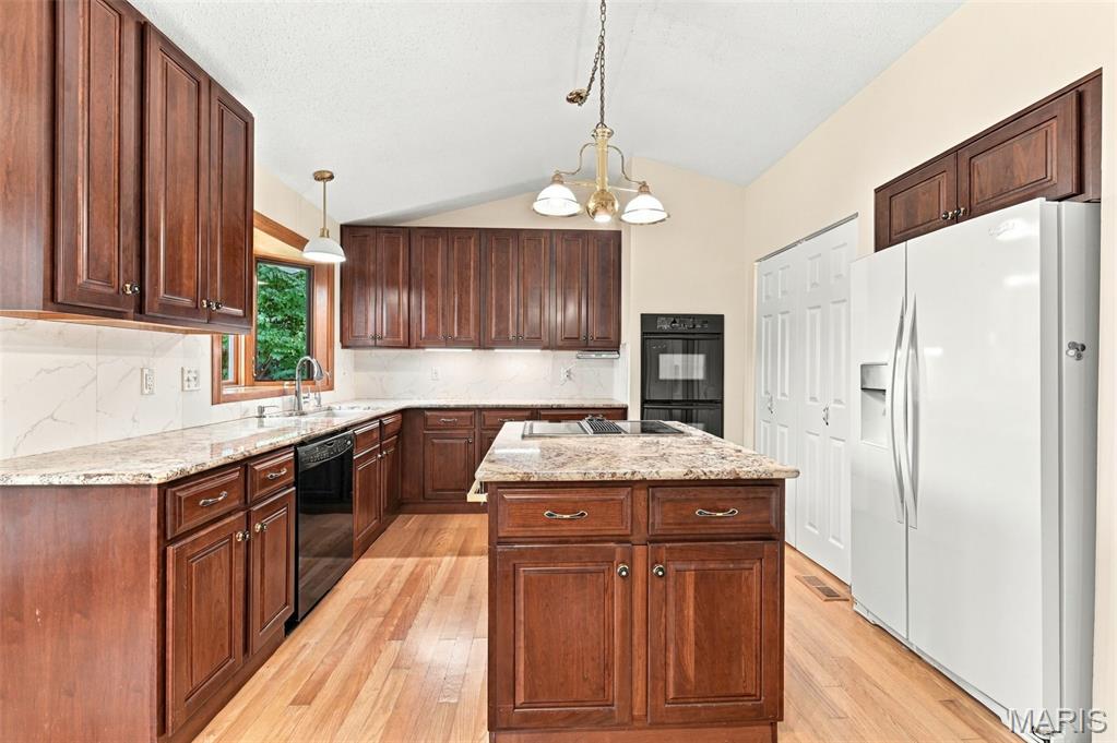 807 Nykiel Court Property Photo 18