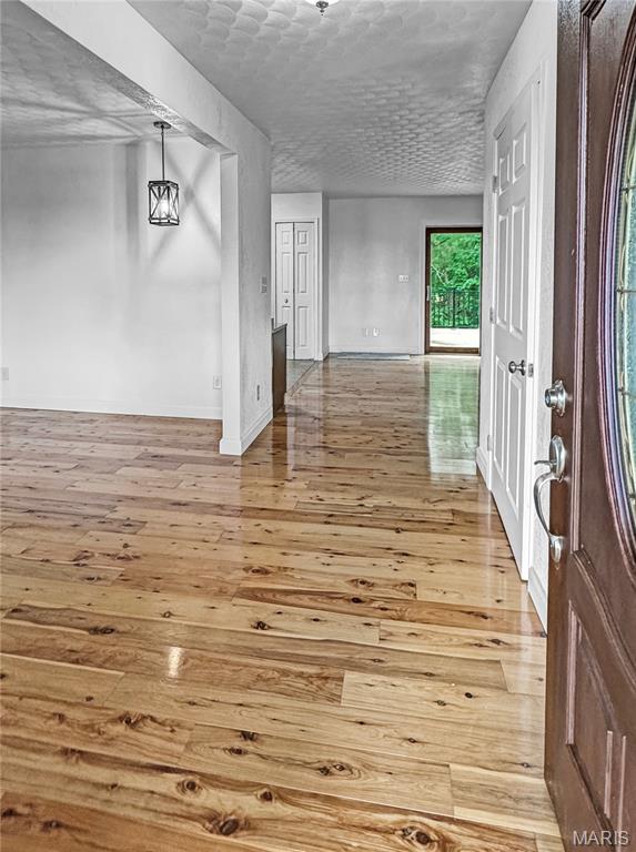 4600 Hilltop Drive Property Photo 6