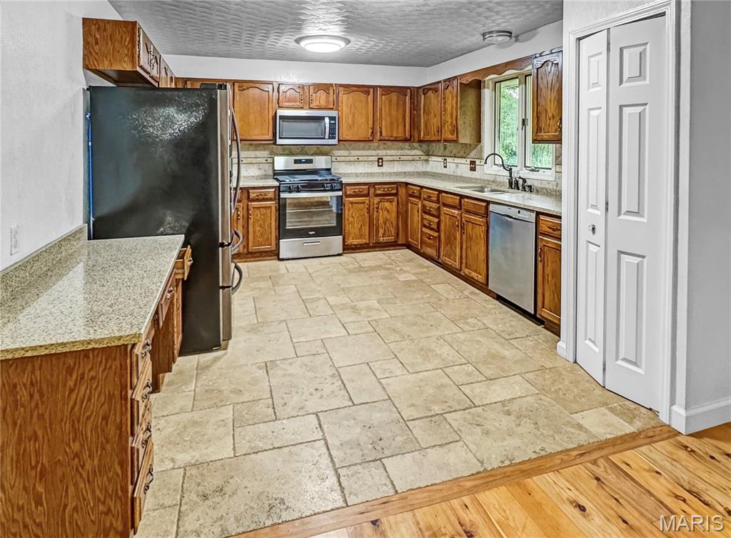 4600 Hilltop Drive Property Photo 15