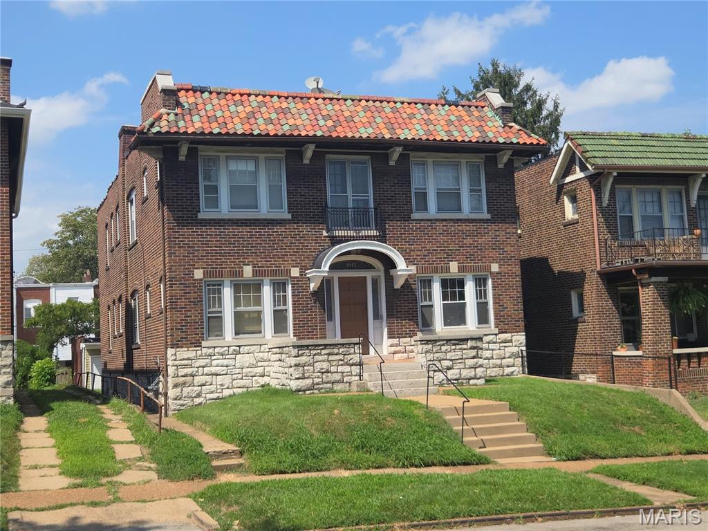 4943 Winona Avenue Property Photo 1