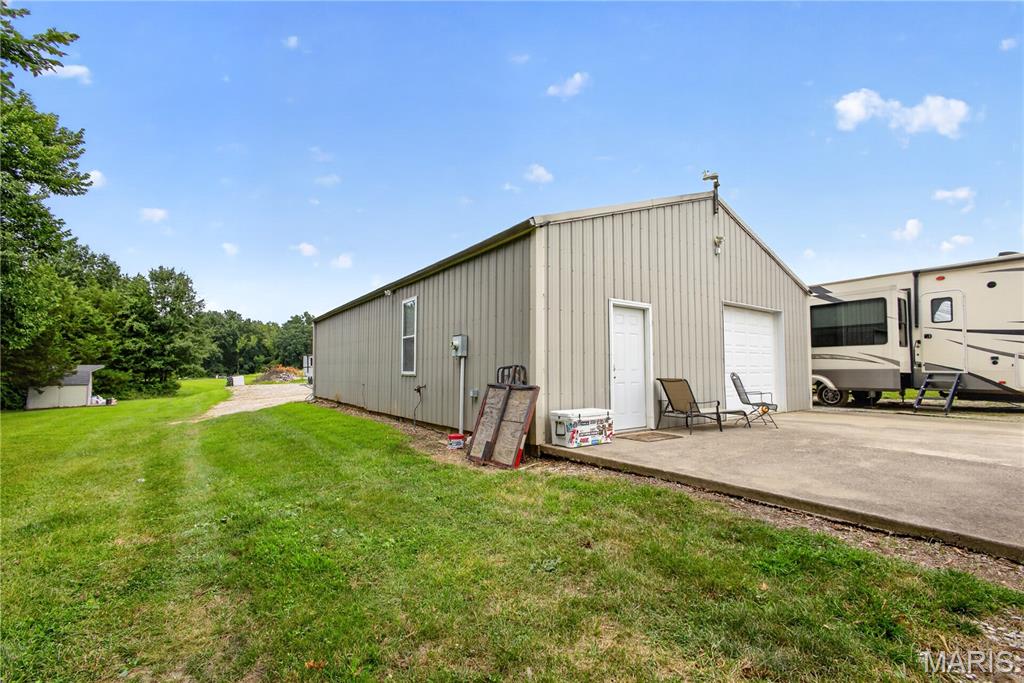 5685 E Sing Drive Property Photo 3