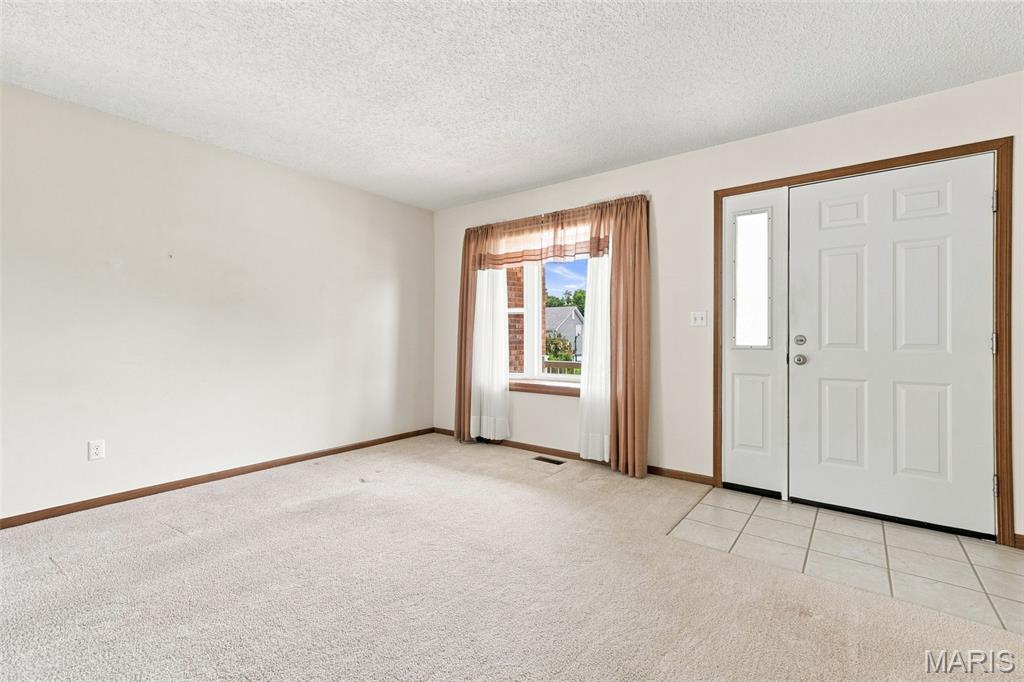 3235 Rosedale Drive Property Photo 2