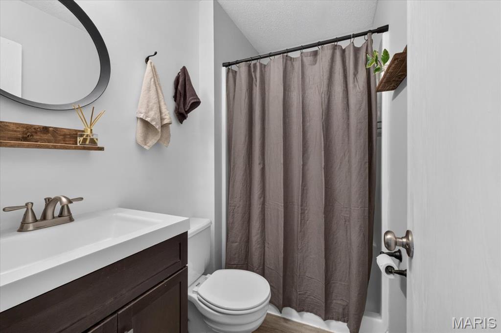 1513 Royal Oak Court Property Photo 13