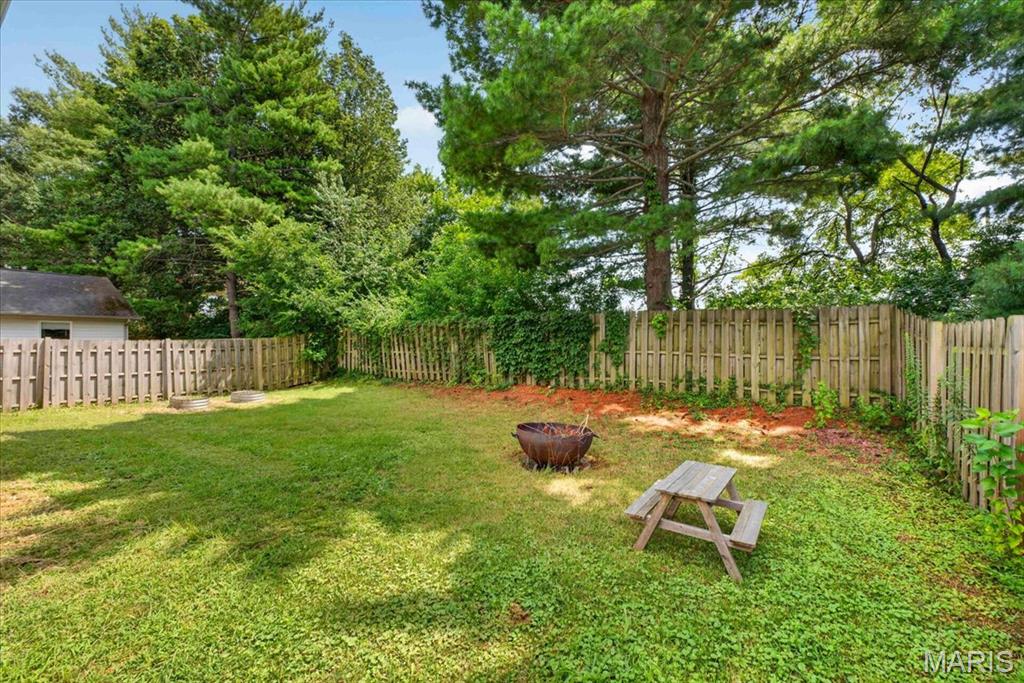 1513 Royal Oak Court Property Photo 18