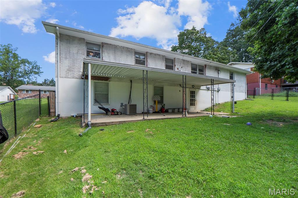1807 Ricardo Drive Property Photo 3
