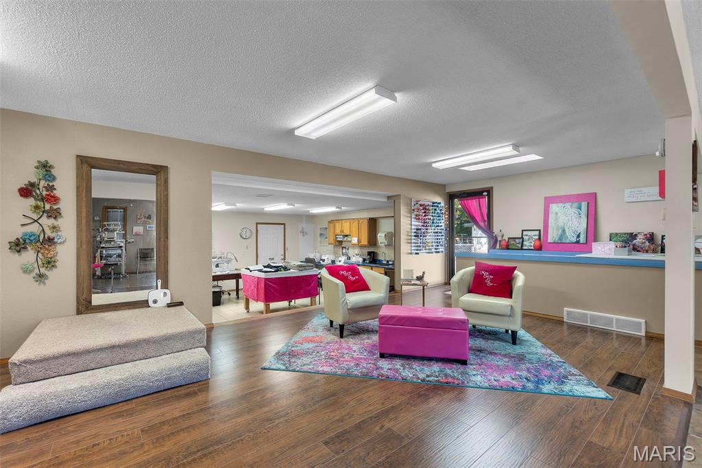 225 Clark Avenue Property Photo 14