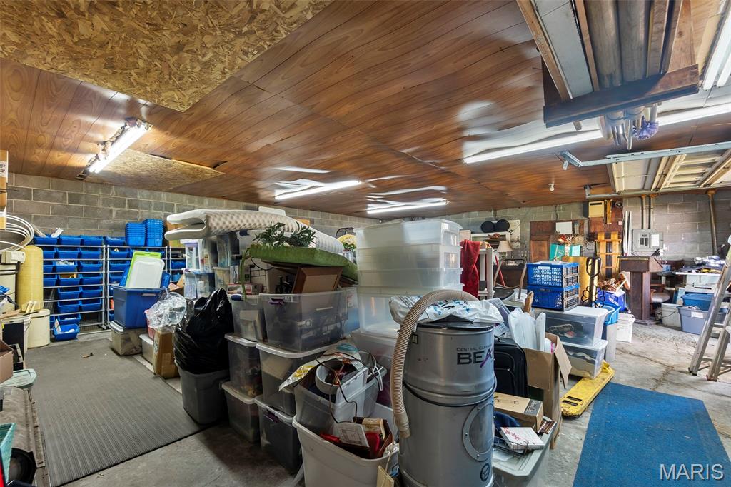 225 Clark Avenue Property Photo 18