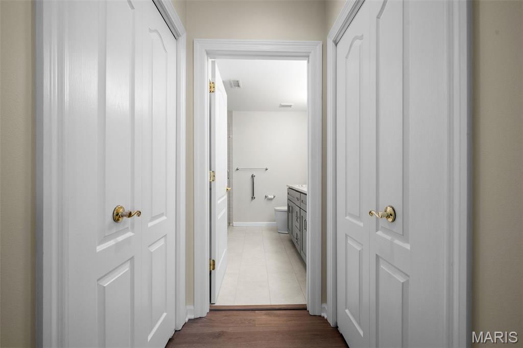 750 S Hanley Road 430 Property Photo 14
