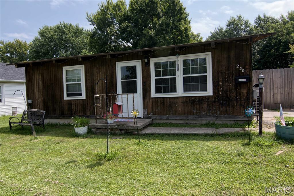220 N Olive Street Property Photo 1