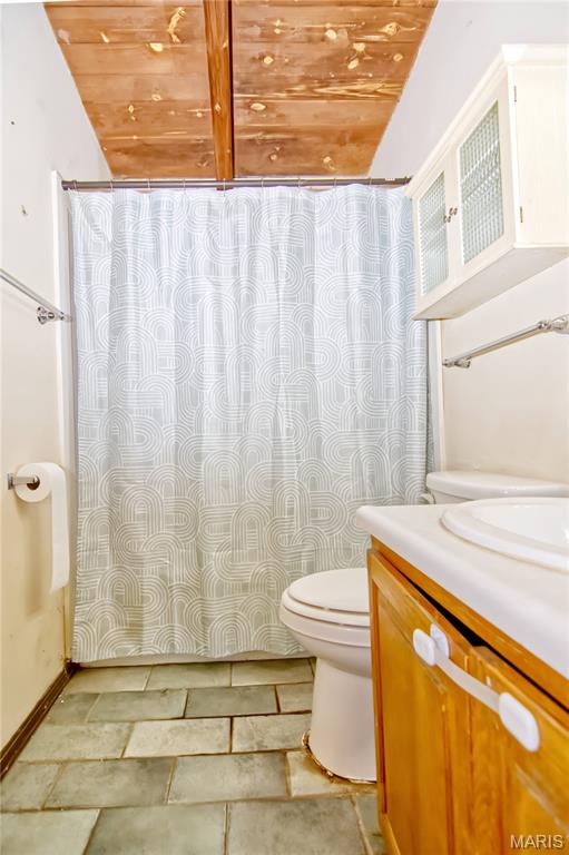220 N Olive Street Property Photo 8