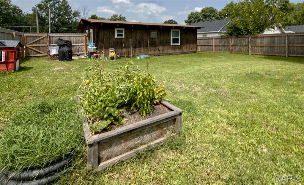 220 N Olive Street Property Photo 16