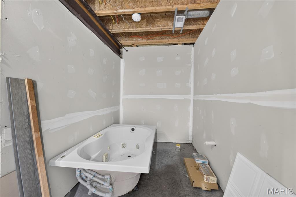 165 T Box Drive Property Photo 24