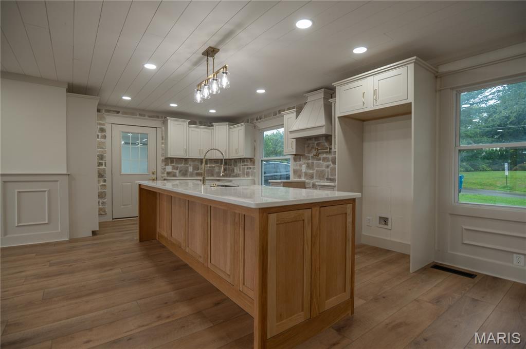 710 Bloomfield Avenue Property Photo 12
