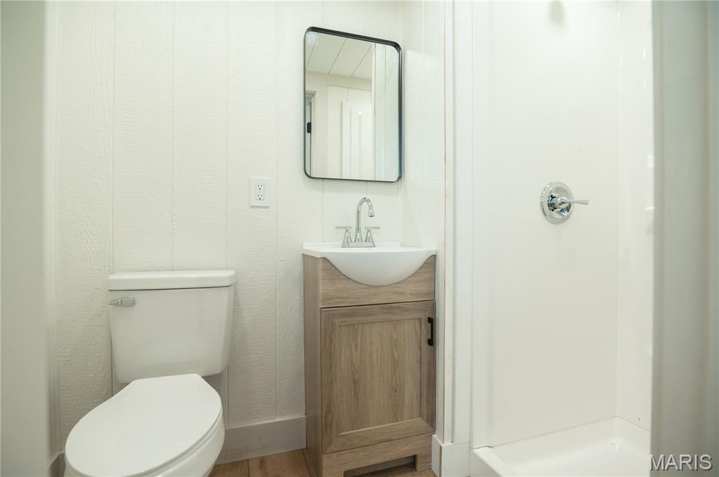 710 Bloomfield Avenue Property Photo 33