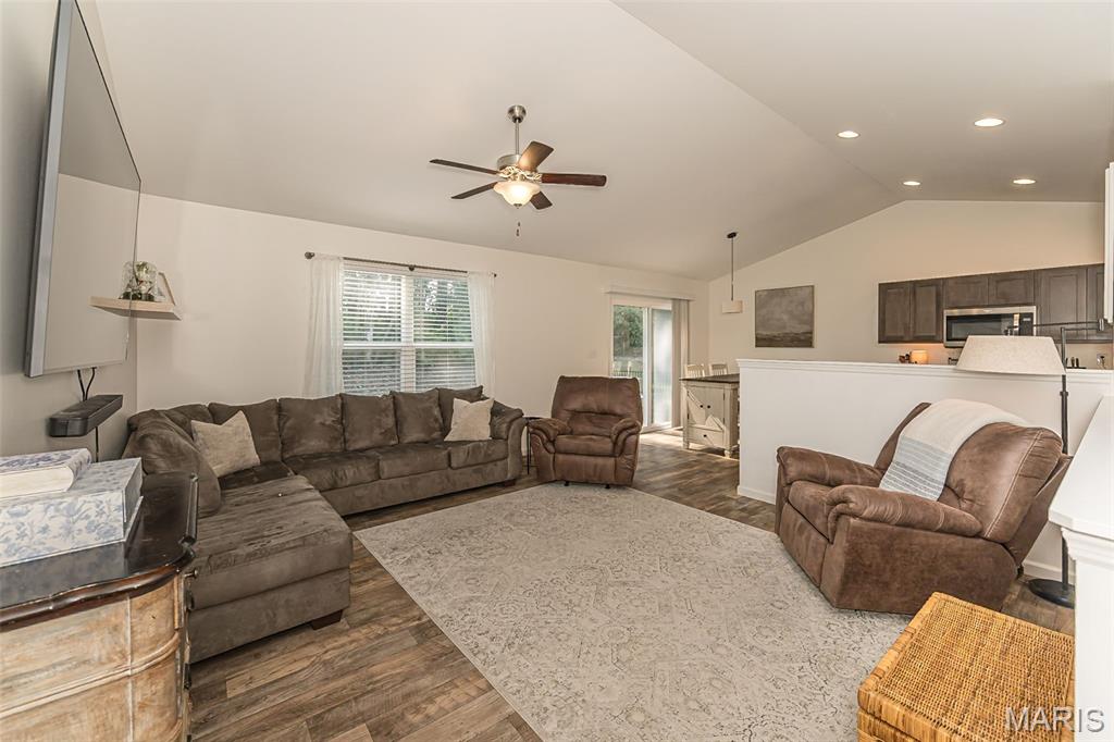 162 Williamsburg Lane Property Photo 5
